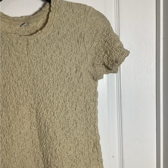 Uniqlo crinkle texture short sleeve top - Picture 6 of 9